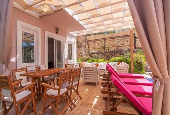 Image No.14-4 Bed Villa / Detached for sale