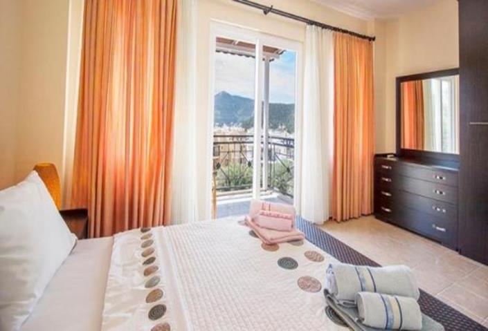 Image No.6-4 Bed Villa / Detached for sale