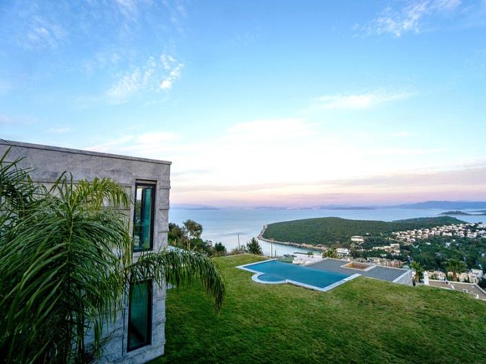 Image No.1-3 Bed Villa / Detached for sale