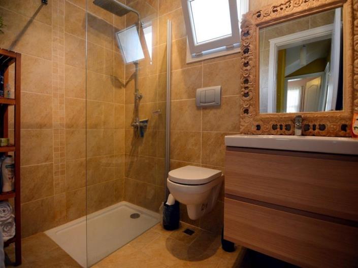 Image No.17-4 Bed House for sale