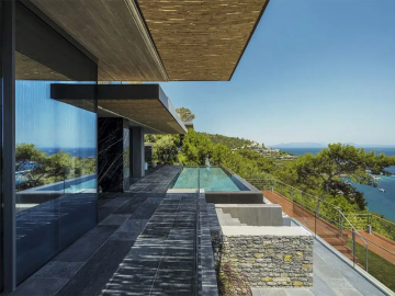 large-terrace-and-infinity-pool