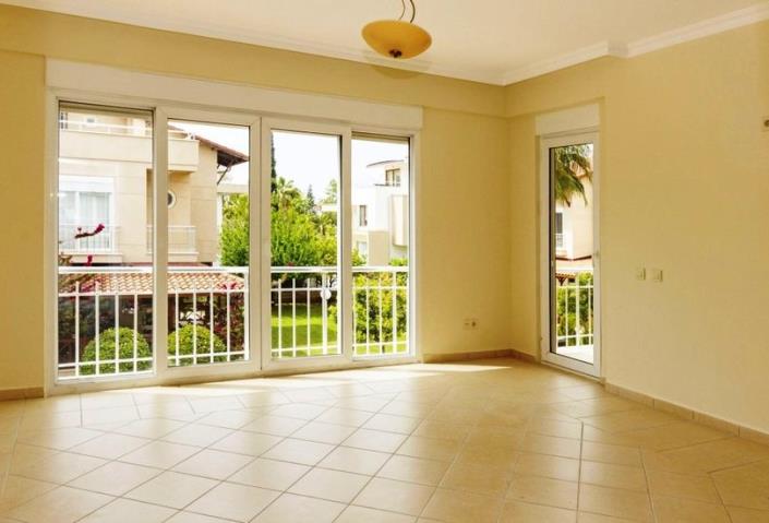 Image No.10-4 Bed Villa / Detached for sale