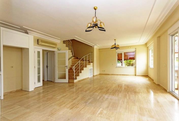 Image No.4-4 Bed Villa / Detached for sale