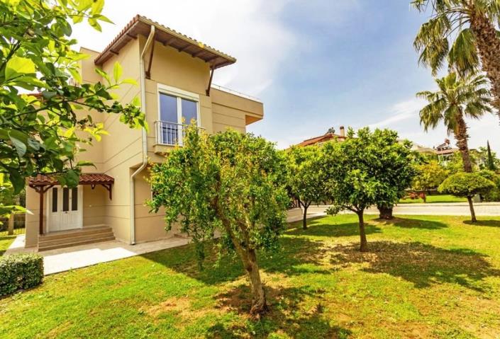 Image No.11-4 Bed Villa / Detached for sale