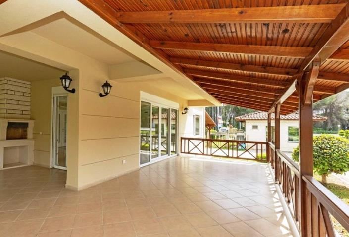 Image No.12-4 Bed Villa / Detached for sale