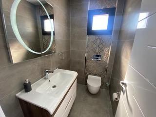 Image No.25-4 Bed Villa / Detached for sale