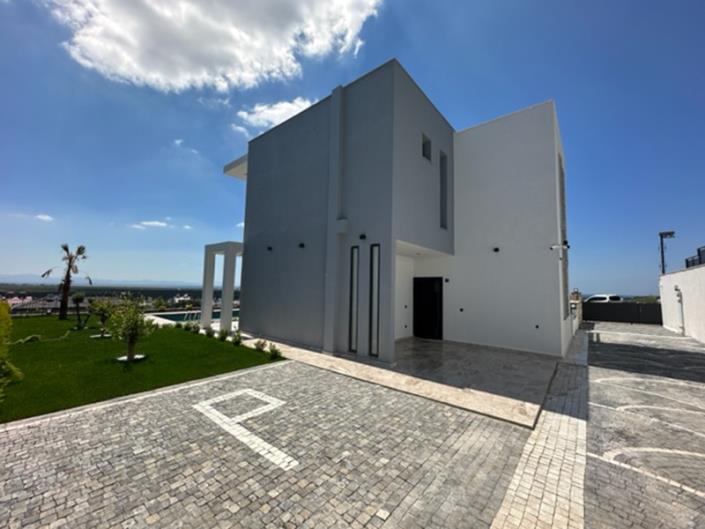 Image No.10-4 Bed Villa / Detached for sale