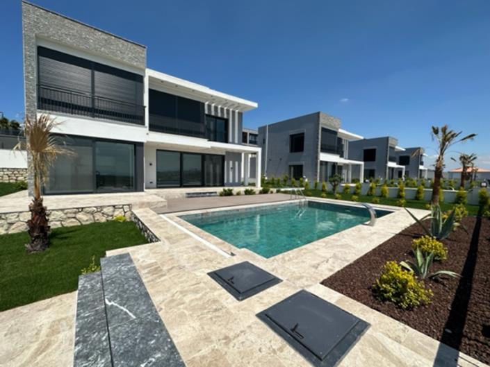 Image No.20-4 Bed Villa / Detached for sale