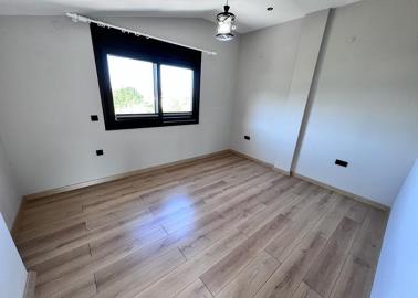 bright-airy-bedroom