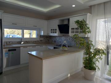 top-quality-fitted-kitchen