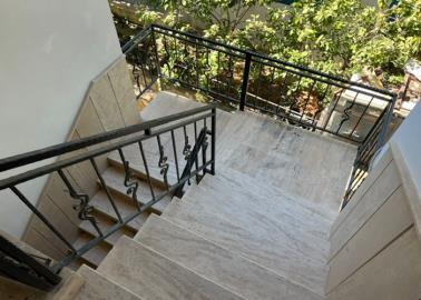 stairs-to-duplex