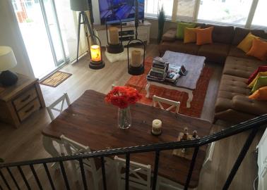 spacious-lounge