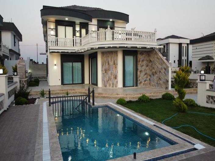 Image No.2-4 Bed Villa / Detached for sale