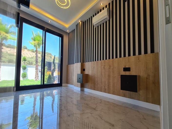 Image No.8-5 Bed Villa / Detached for sale