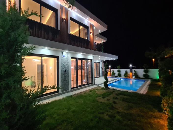 Image No.16-5 Bed Villa / Detached for sale