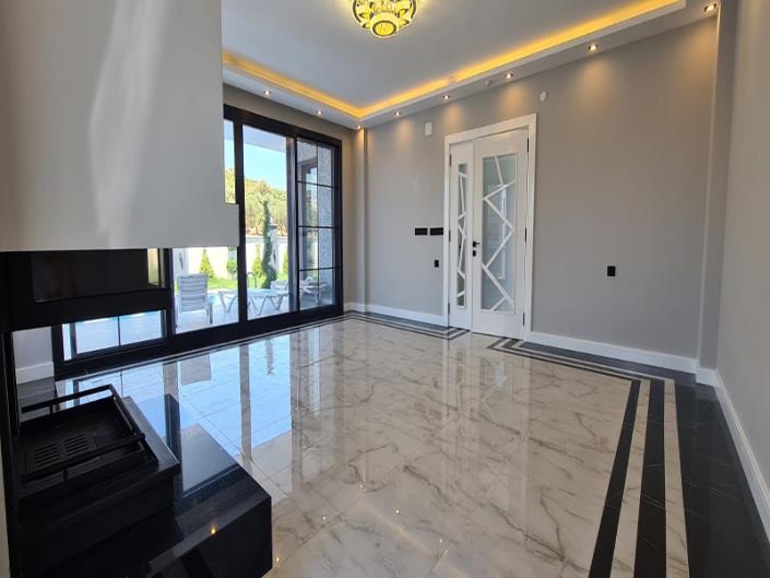 Image No.5-5 Bed Villa / Detached for sale