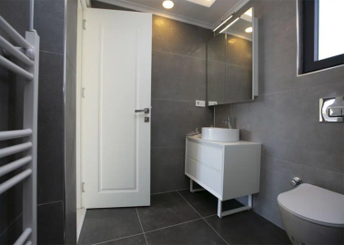 lovely-fitted-bathroom