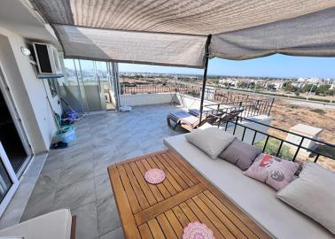 lovely-seatig-area-of-roof-terrace