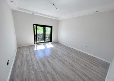 bright-airy-bedroom