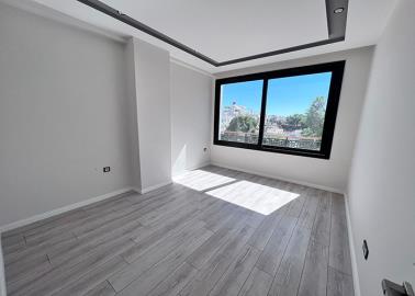 spacious-bedroom