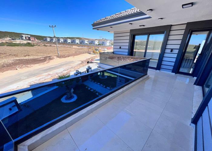 Image No.2-4 Bed Villa / Detached for sale