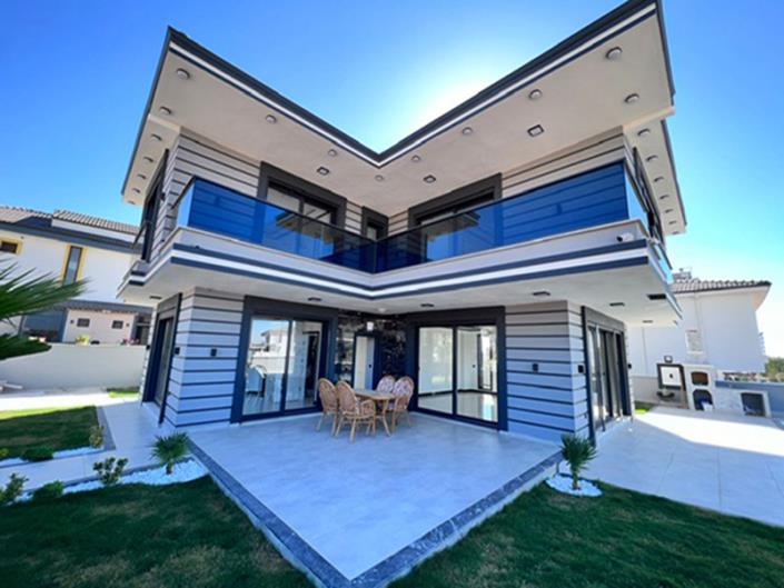Image No.1-4 Bed Villa / Detached for sale