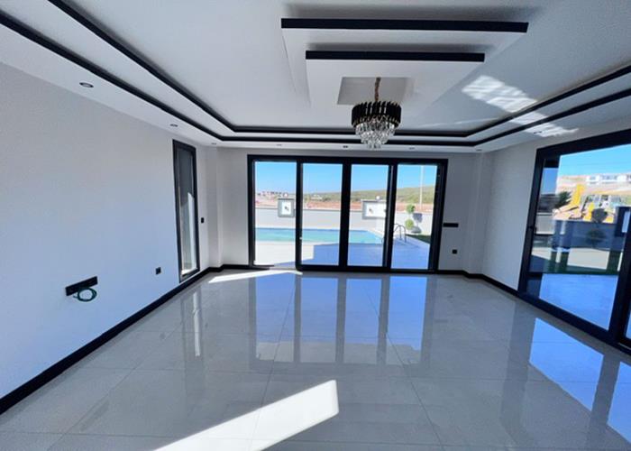 Image No.13-4 Bed Villa / Detached for sale