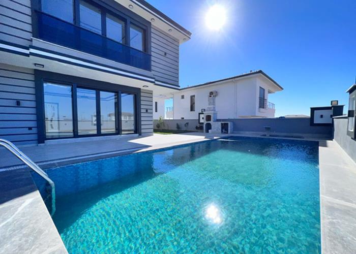 Image No.18-4 Bed Villa / Detached for sale