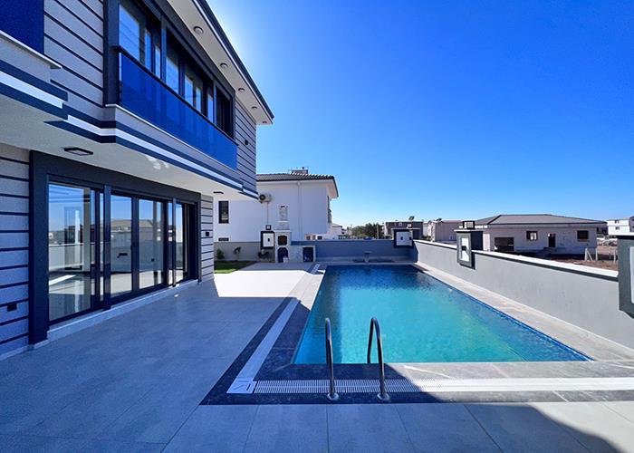 Image No.8-4 Bed Villa / Detached for sale