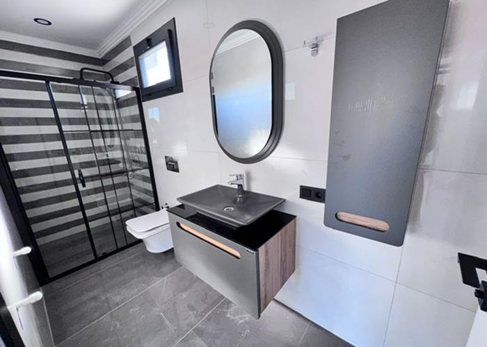 Image No.28-4 Bed Villa / Detached for sale