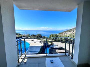 1 - Kusadasi, Studio