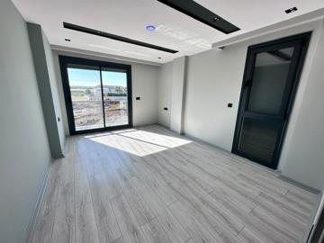 spacious-bedroom
