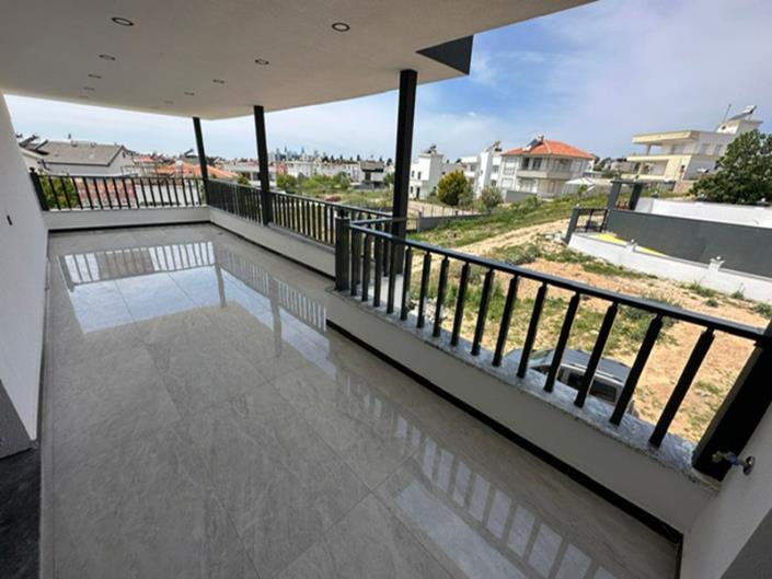 Image No.2-4 Bed Villa / Detached for sale