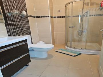 en-suite-to-master-bedroom