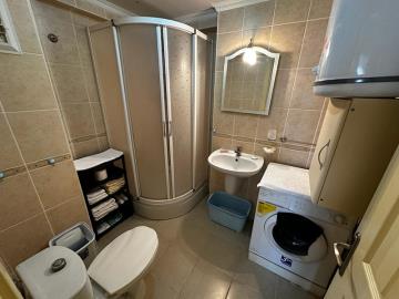 one-family-bathroom