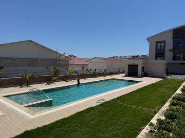 lovely-communal-swimming-pool