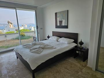 bedroom-with-access-to-garden