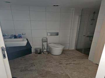 fully-fitted-bathroom