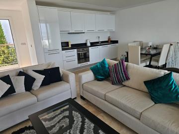 modern-fitted-kitchen