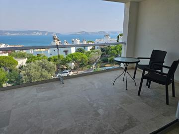 spacious-balcony-with-sea-view