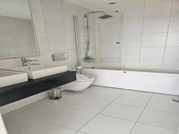 fully-fitted-bathroom