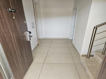 entrance-into-Duplex
