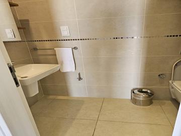 fully-fitted-bathroom