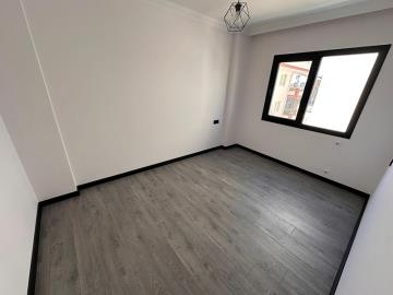 spacious-bedroom