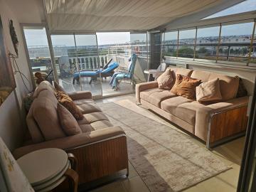 extra-living-space-with-access-into-roof-terrace