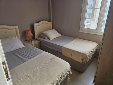 good-size-twin-bedroom