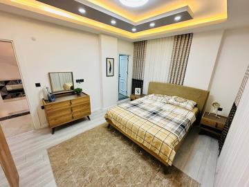 large-bedroom-with-en-suite-bathroom