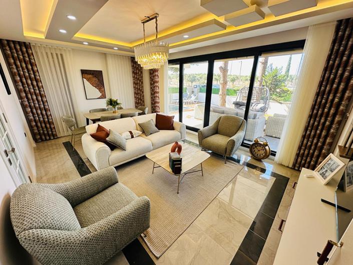 Image No.3-4 Bed Villa / Detached for sale