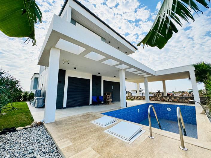 Image No.1-Villa / Détaché de 4 chambres à vendre à Altinkum