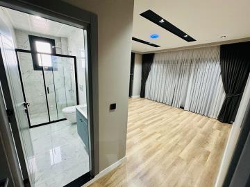 large-bedroom-with-en-suite
